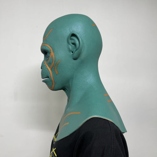 Alien Tribal Mask Full Head – Futuristic Cosplay Mask for Halloween & Film Props