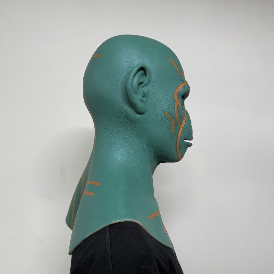 Alien Tribal Mask Full Head – Futuristic Cosplay Mask for Halloween & Film Props