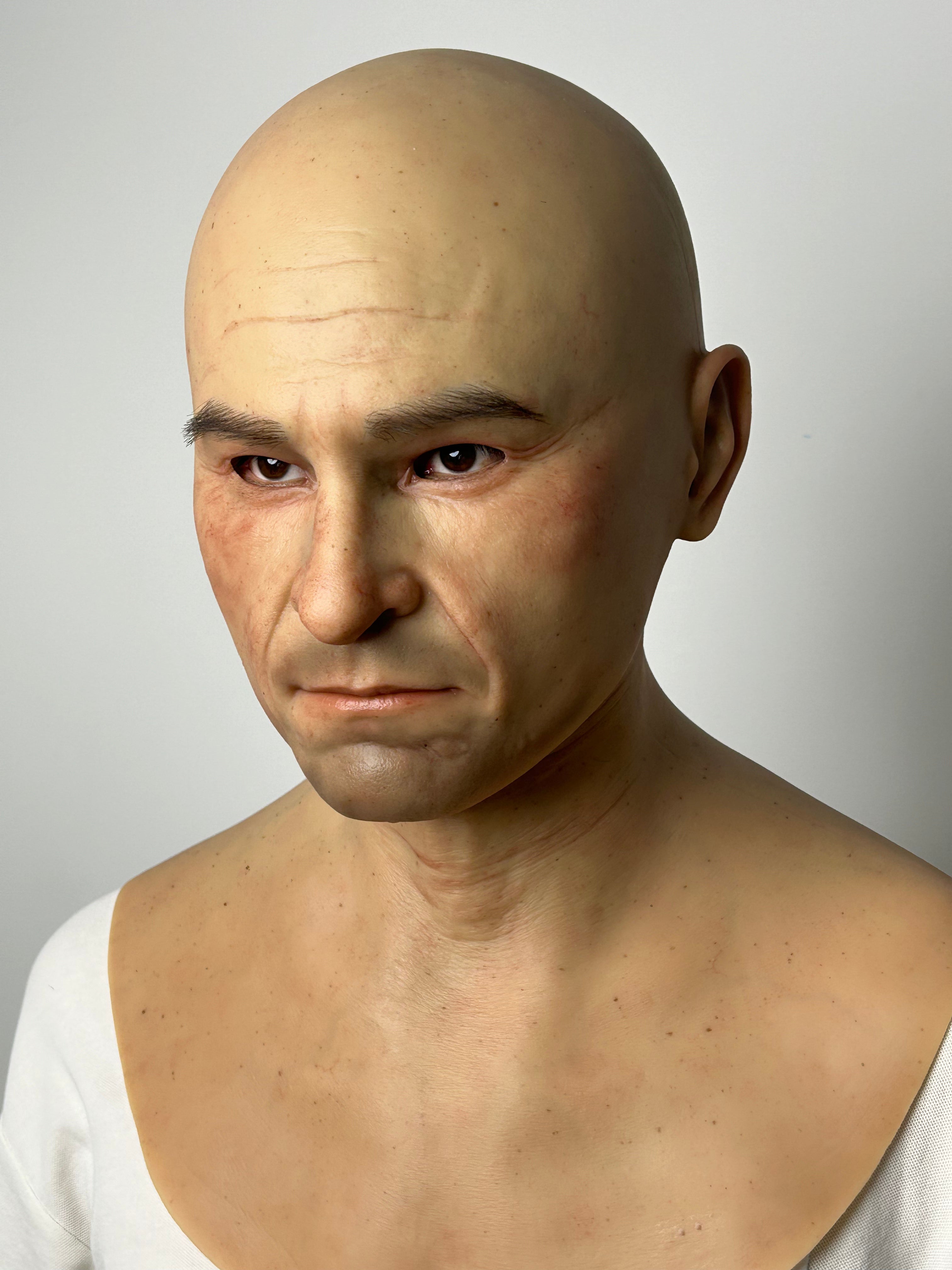 Ultra Realistic Bald Old Man Silicone Mask Full Head – Elderly Male Cosplay Mask for Film, Halloween & FX